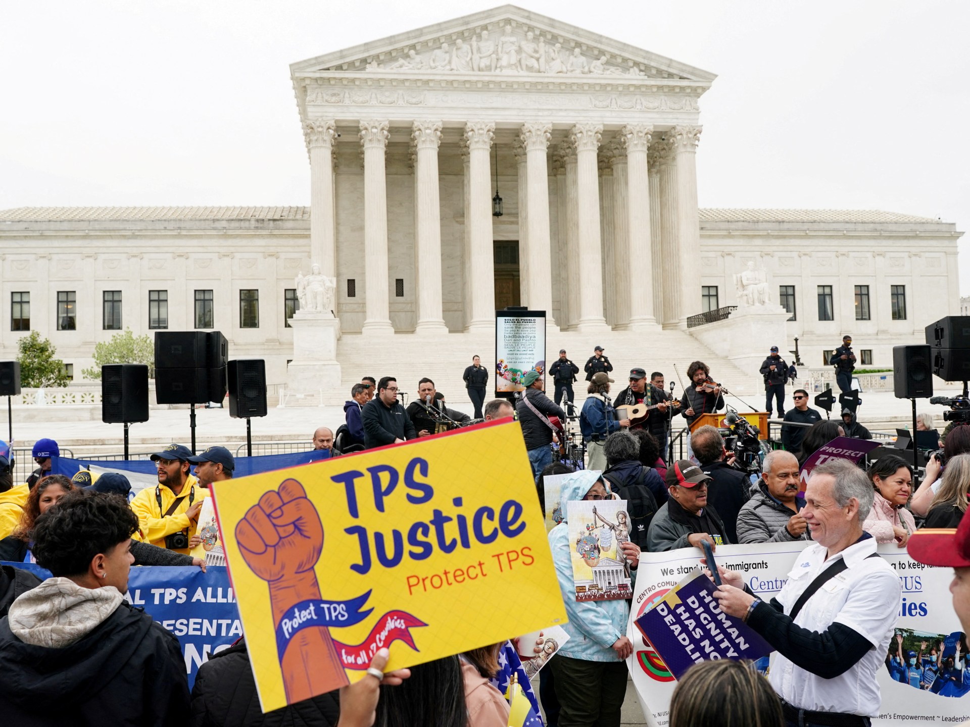 Read more about the article US judge blocks Trump bid to strip work permits from immigrants