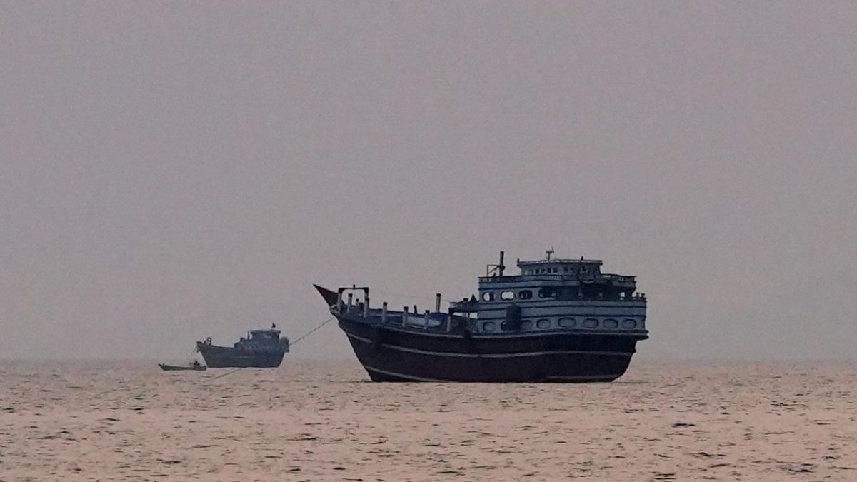 Read more about the article Iran war live: US launches new attacks; Houthis attack 2 Saudi oil tankers | US-Israel war on Iran News