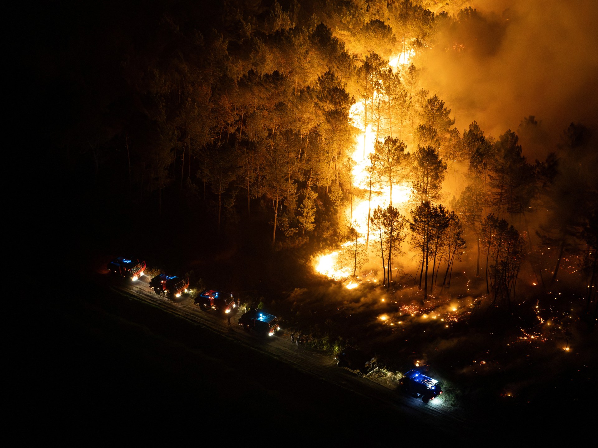 You are currently viewing EU crisis chief urges tougher climate action amid France, Spain wildfires