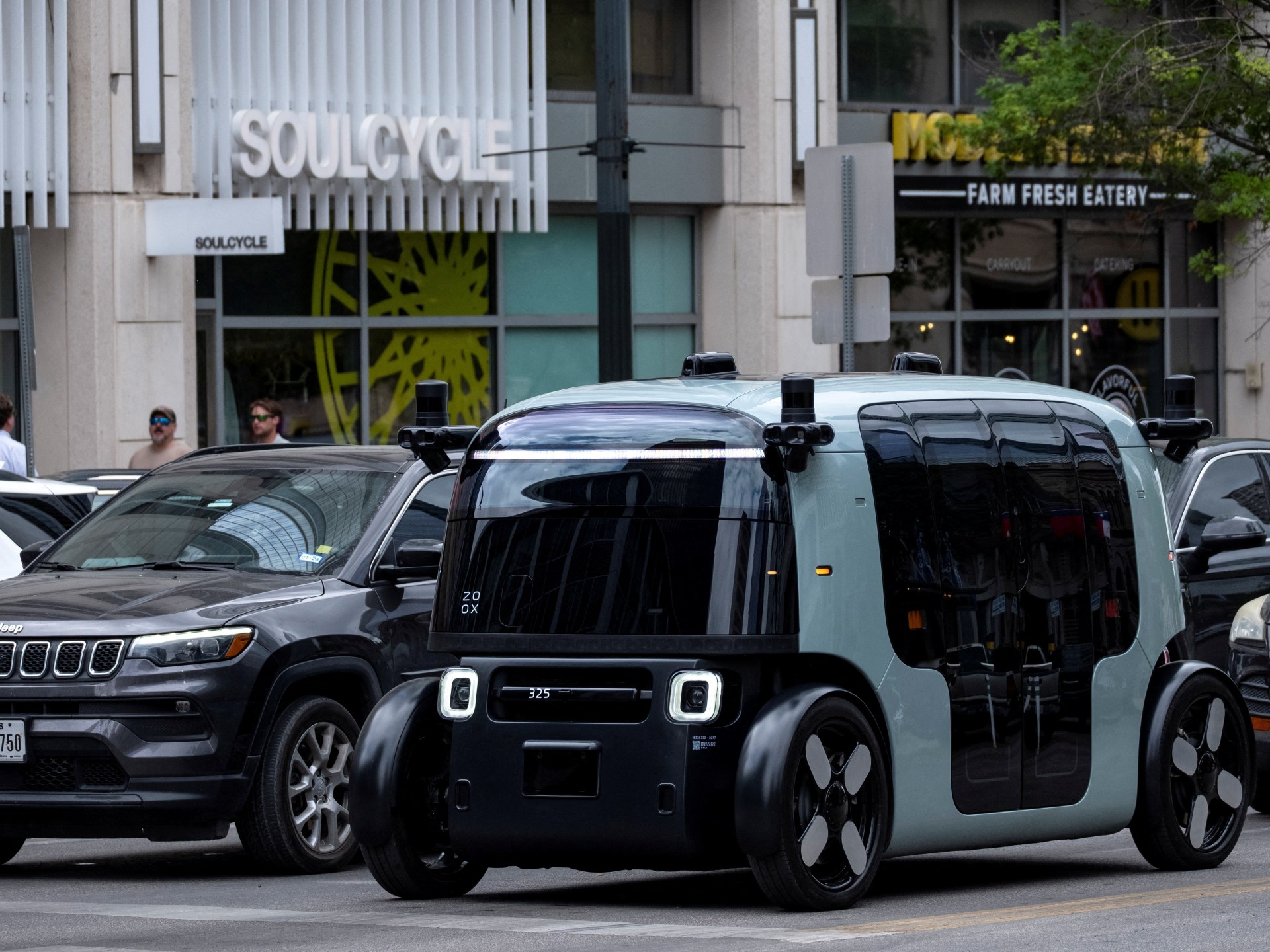 Read more about the article Amazon’s Zoox secures US federal approval for steering-wheel-free robotaxis