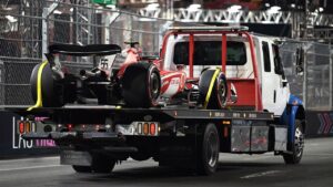 Read more about the article Las Vegas Grand Prix, F1 parent company are reportedly set to pay fans millions over 2023 drain cover incident