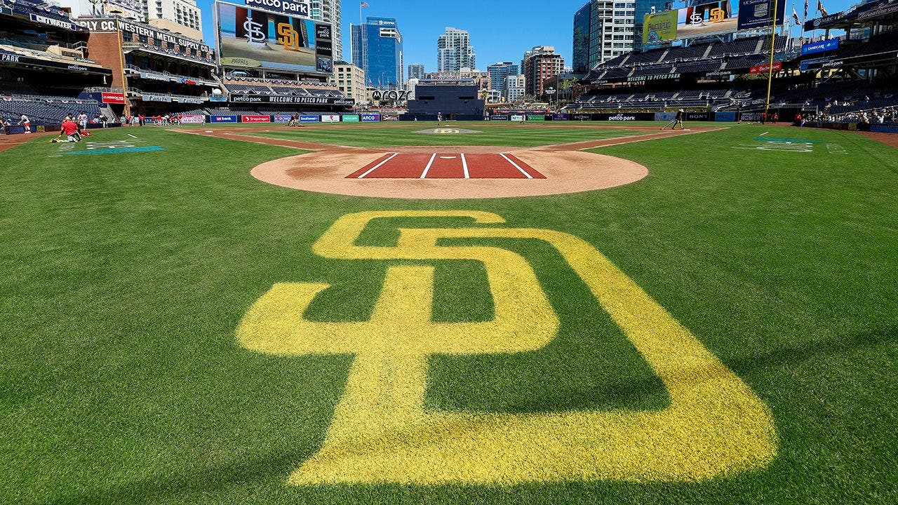 You are currently viewing Robbie Ray’s likely last Giants start before trade deadline vs. Padres