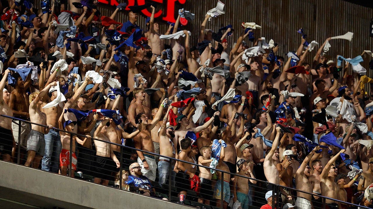 Read more about the article Angels end 106-game streak with walk-off win amid ‘tarps off’ cheer