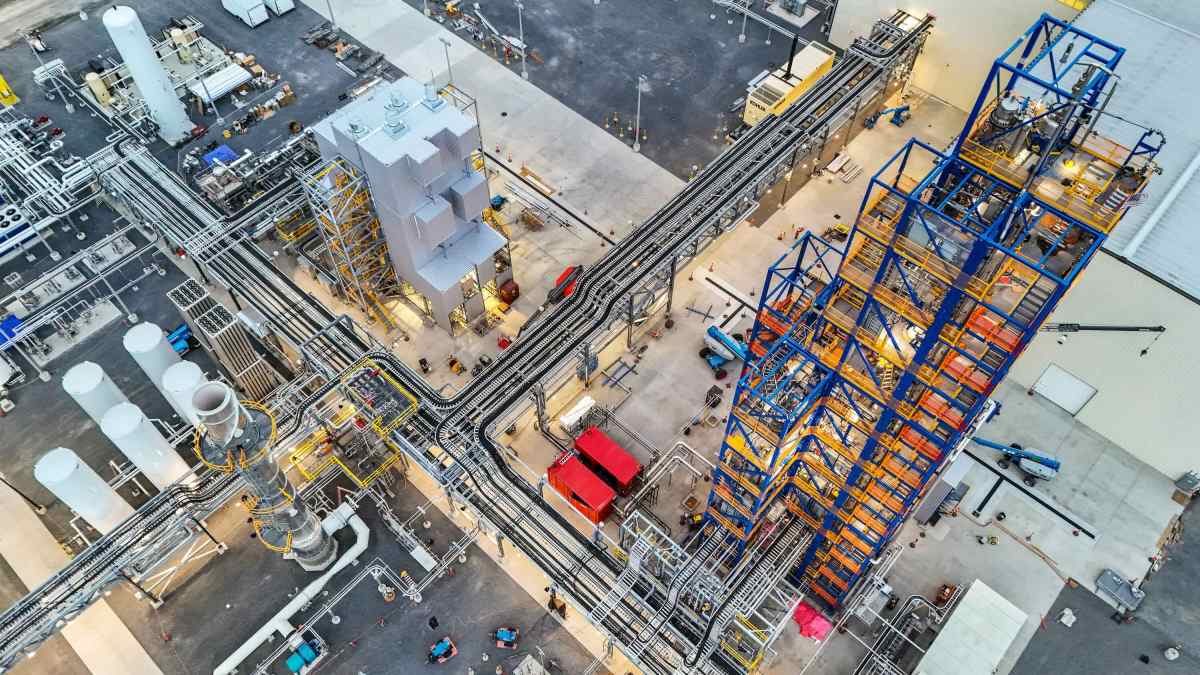 You are currently viewing Bucking EV slowdown, Sila raises $300M to expand battery materials factory