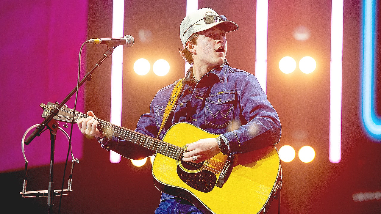 Read more about the article Rising country star shares update after life-threatening health battle