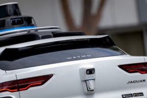 Read more about the article Waymo reportedly mulling a breakup with Uber