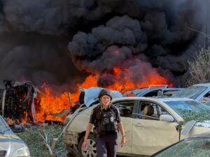 Read more about the article More than 10 killed as Russia and Ukraine trade heavy attacks