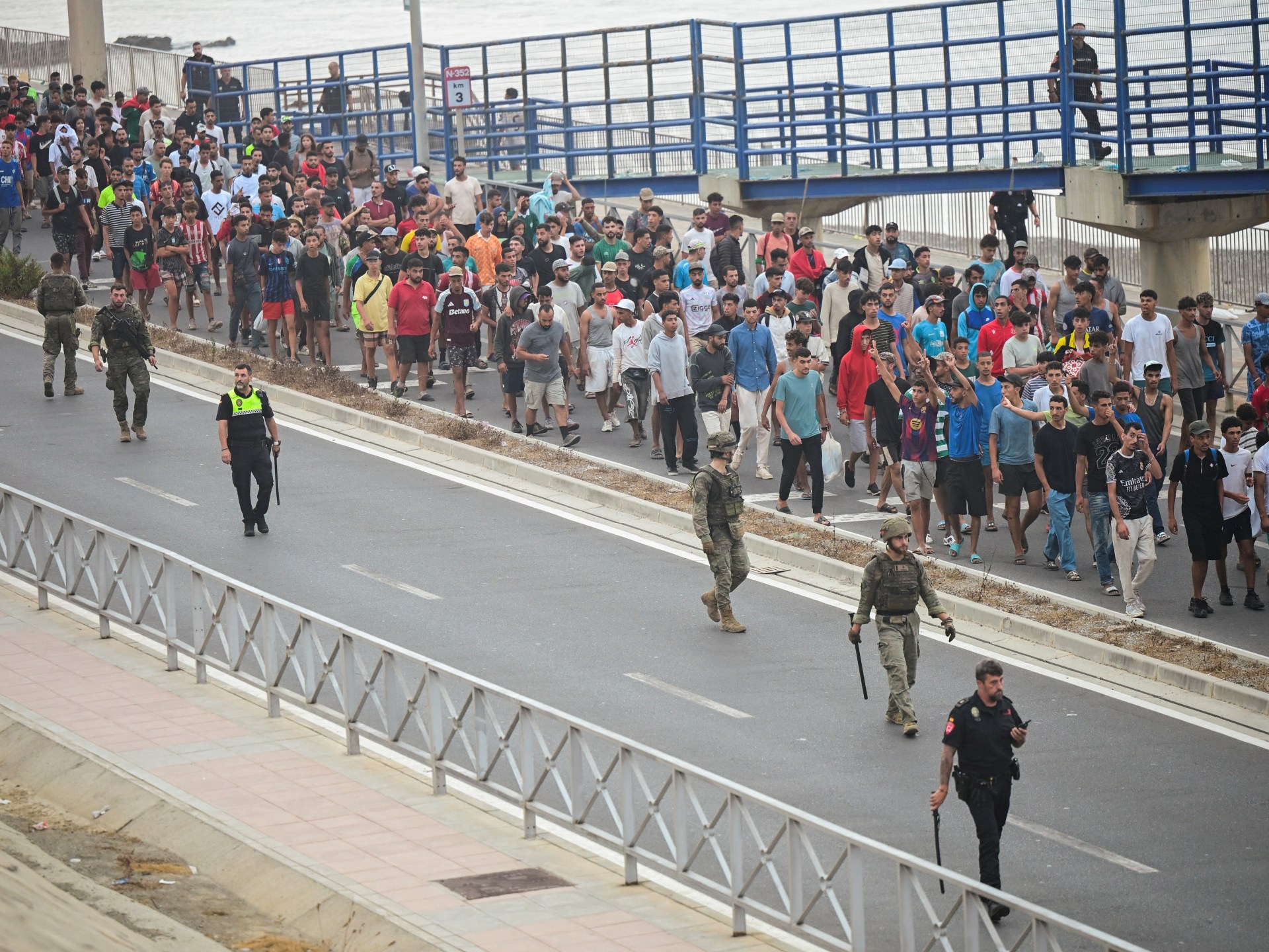 You are currently viewing Hundreds of migrant minors stranded in Ceuta after border crisis