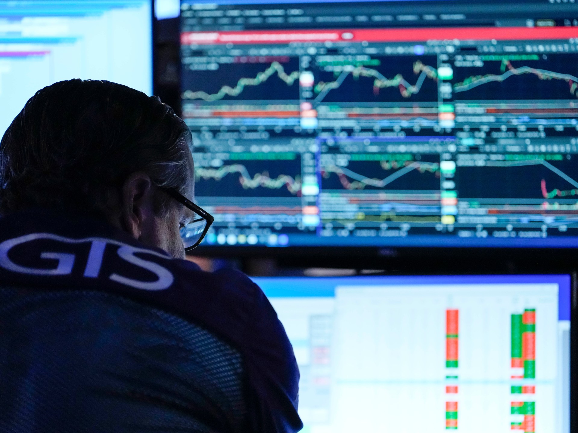 You are currently viewing US stock market hits record high amid hopes for Strait of Hormuz reopening