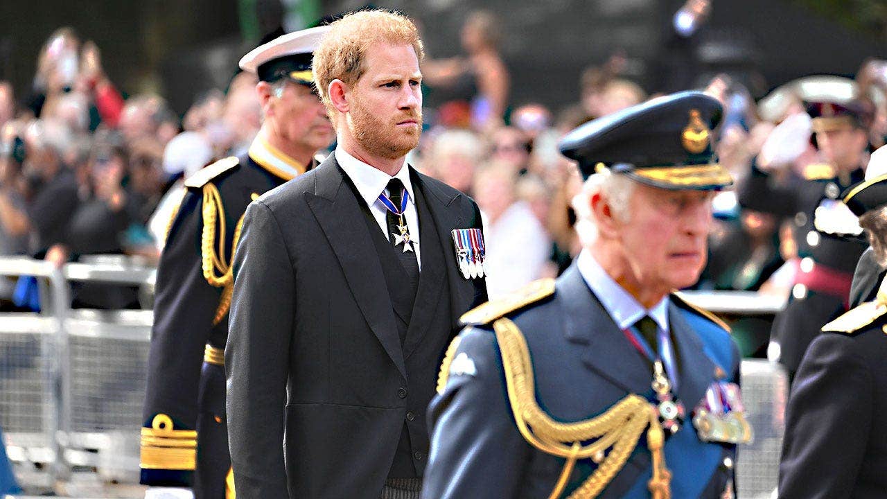 You are currently viewing Buckingham Palace room offered to Prince Harry amid William’s concerns: experts