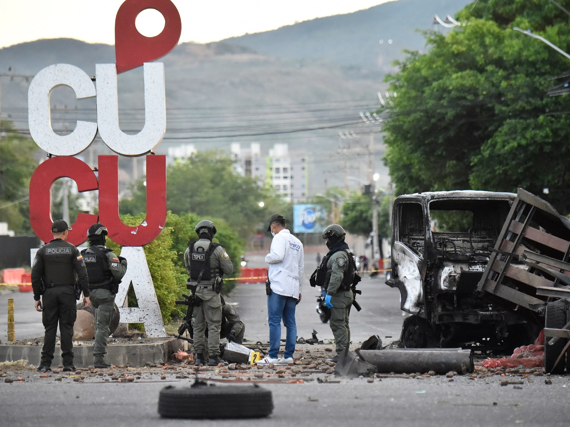 You are currently viewing At least 11 wounded by Colombia car bomb days before presidential election