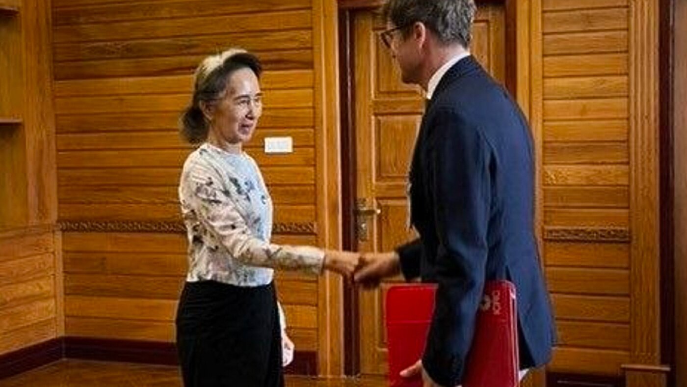 You are currently viewing Rare photos of ex-Myanmar leader Aung San Suu Kyi give her family hope : NPR