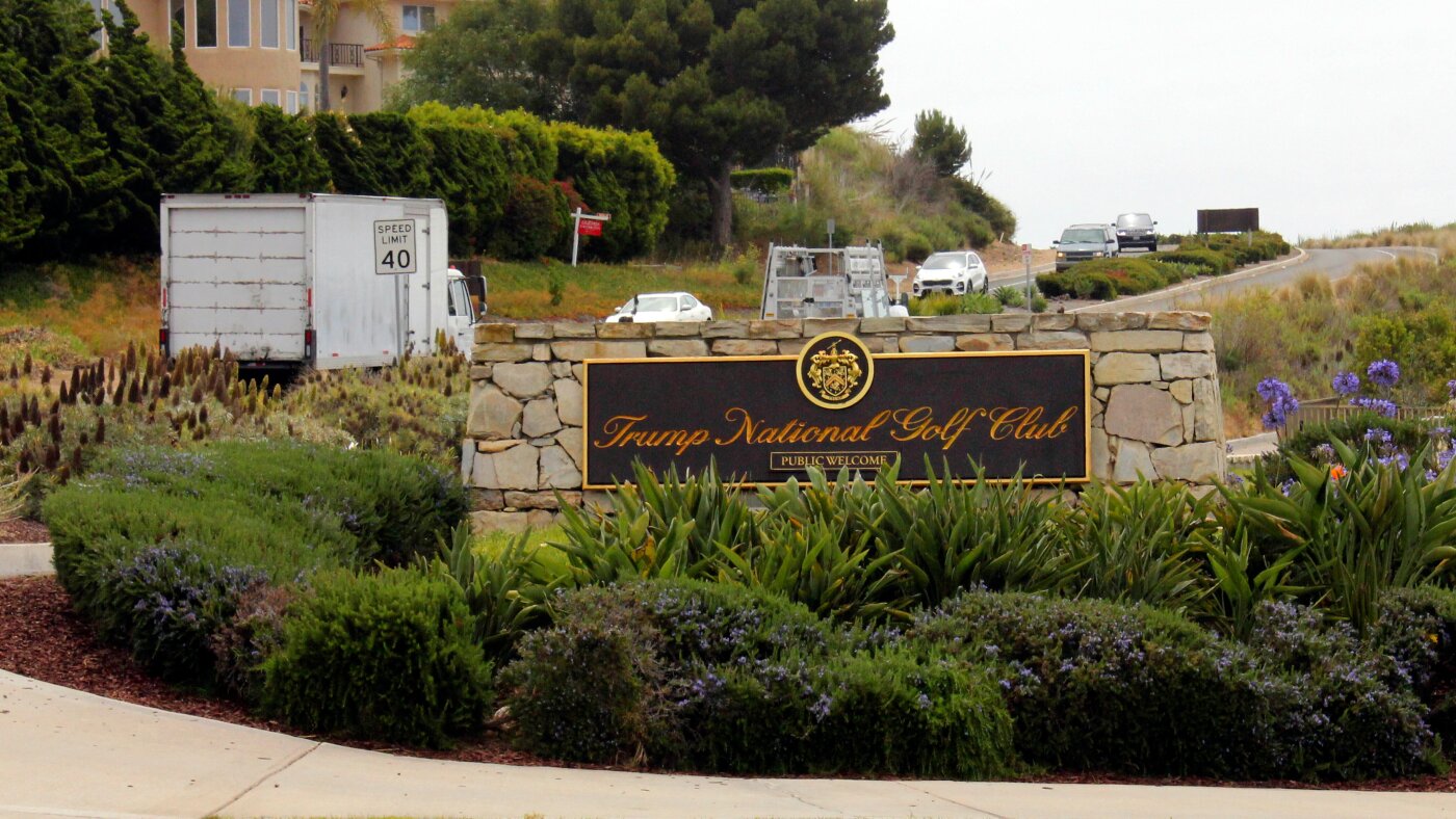 You are currently viewing Authorities arrested a man with ammo at Trump golf course near LA : NPR