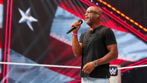 Read more about the article WWE SummerSlam: Darius Rucker sings the national anthem before the PLE