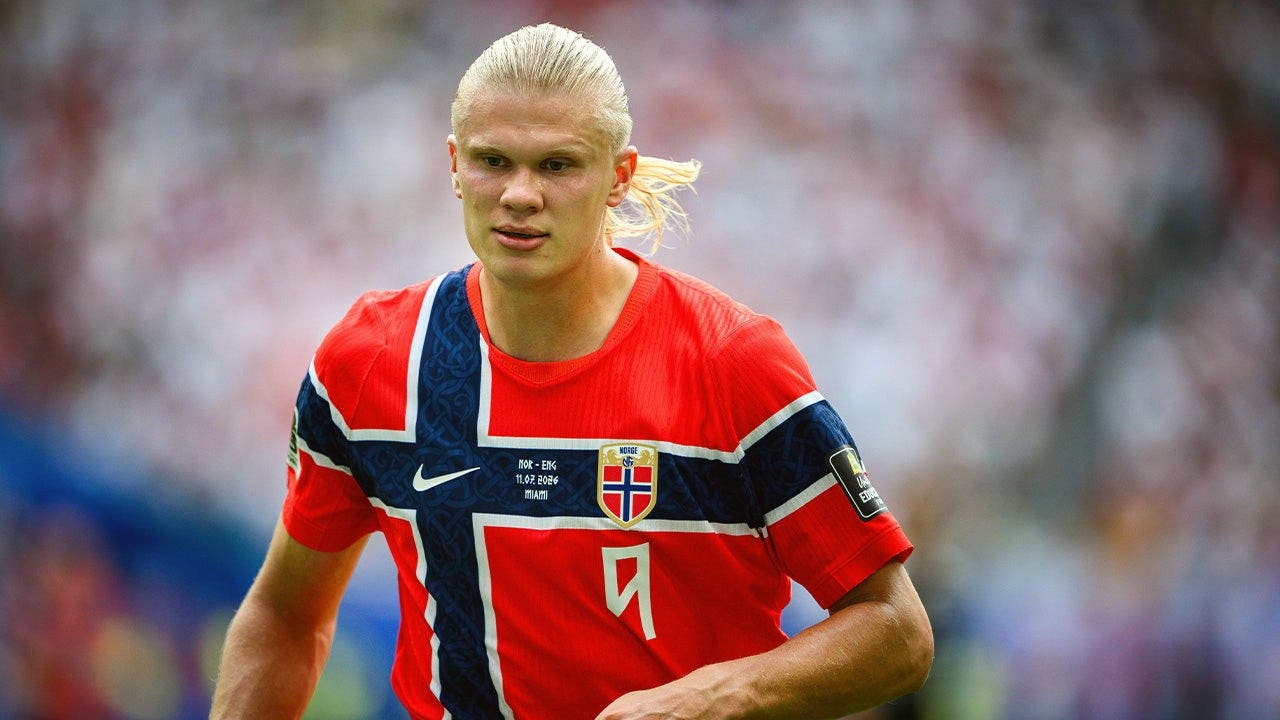 Read more about the article Norwegian soccer star Erling Haaland’s top-tier summer continues, snags pinnacle of celebrity photo-ops