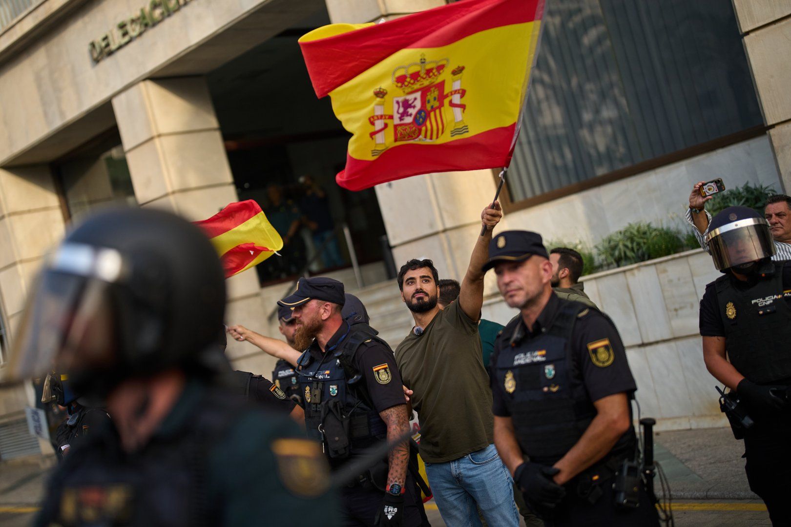 You are currently viewing Residents of Spain’s Ceuta shut down far-right anti-migrant rally | Migration
