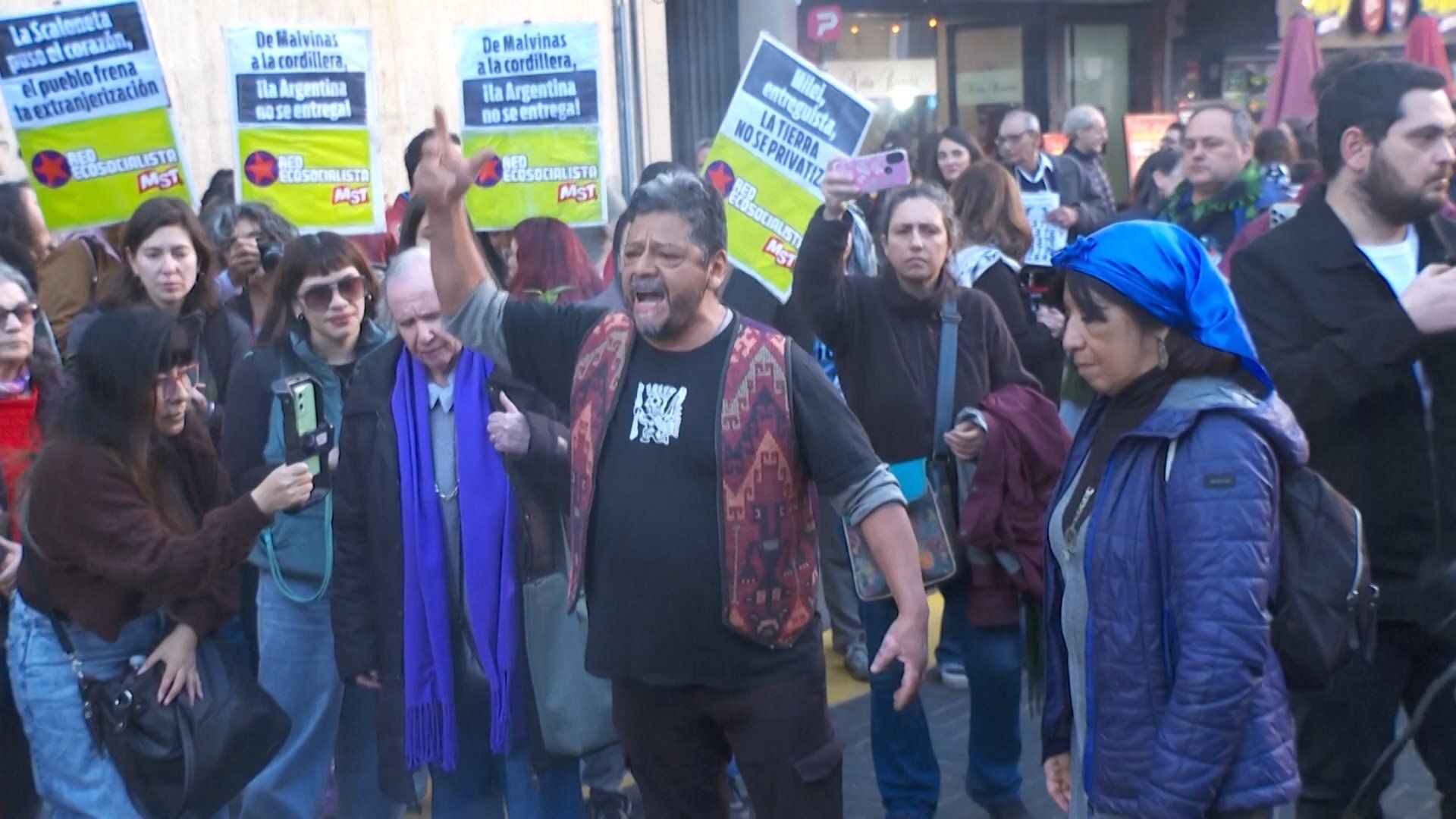 You are currently viewing Indigenous groups oppose Milei plan to open Argentina to foreign buyers | Indigenous Rights