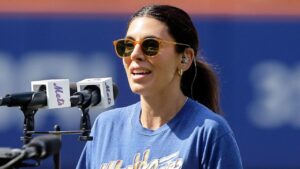 Read more about the article ‘Sopranos’ star sings national anthem at Mets game on same day that fellow castmember dies