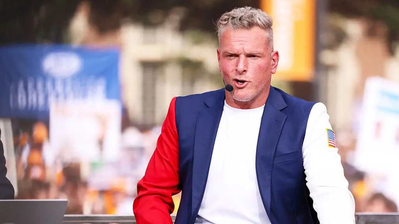 You are currently viewing Pat McAfee pokes fun at Anthony Fauci pleading the Fifth Amendment live on ESPN