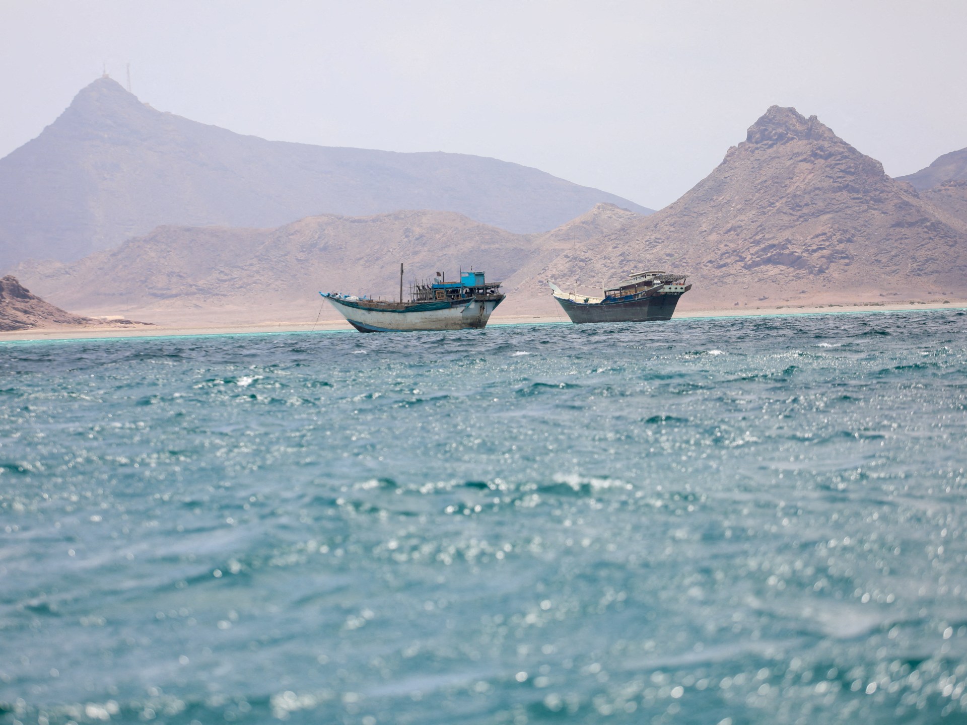 You are currently viewing Yemen’s Houthis deny plan to charge ships transiting Red Sea